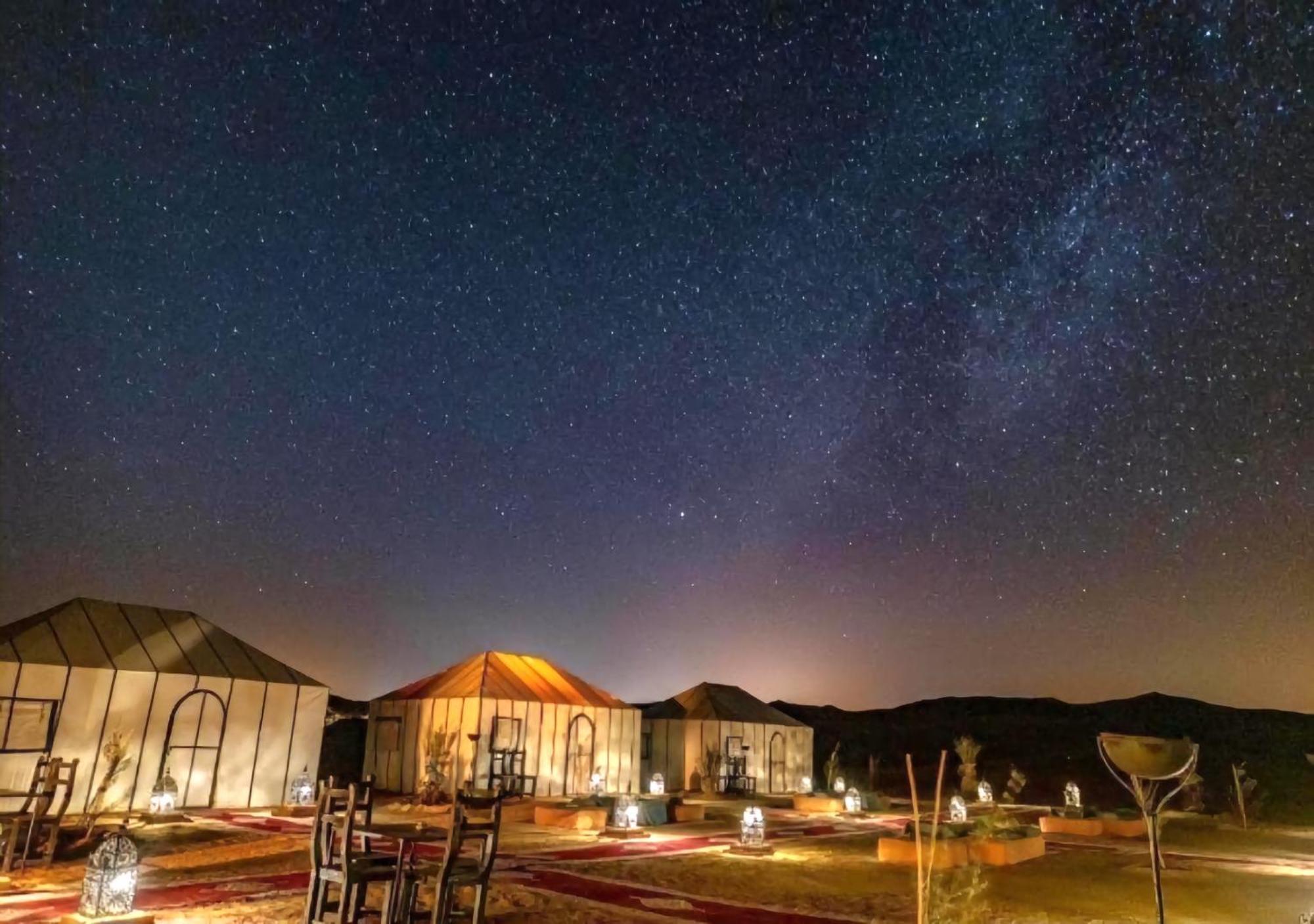 Отель Sahara Deluxe Camp Мерзуга Экстерьер фото
