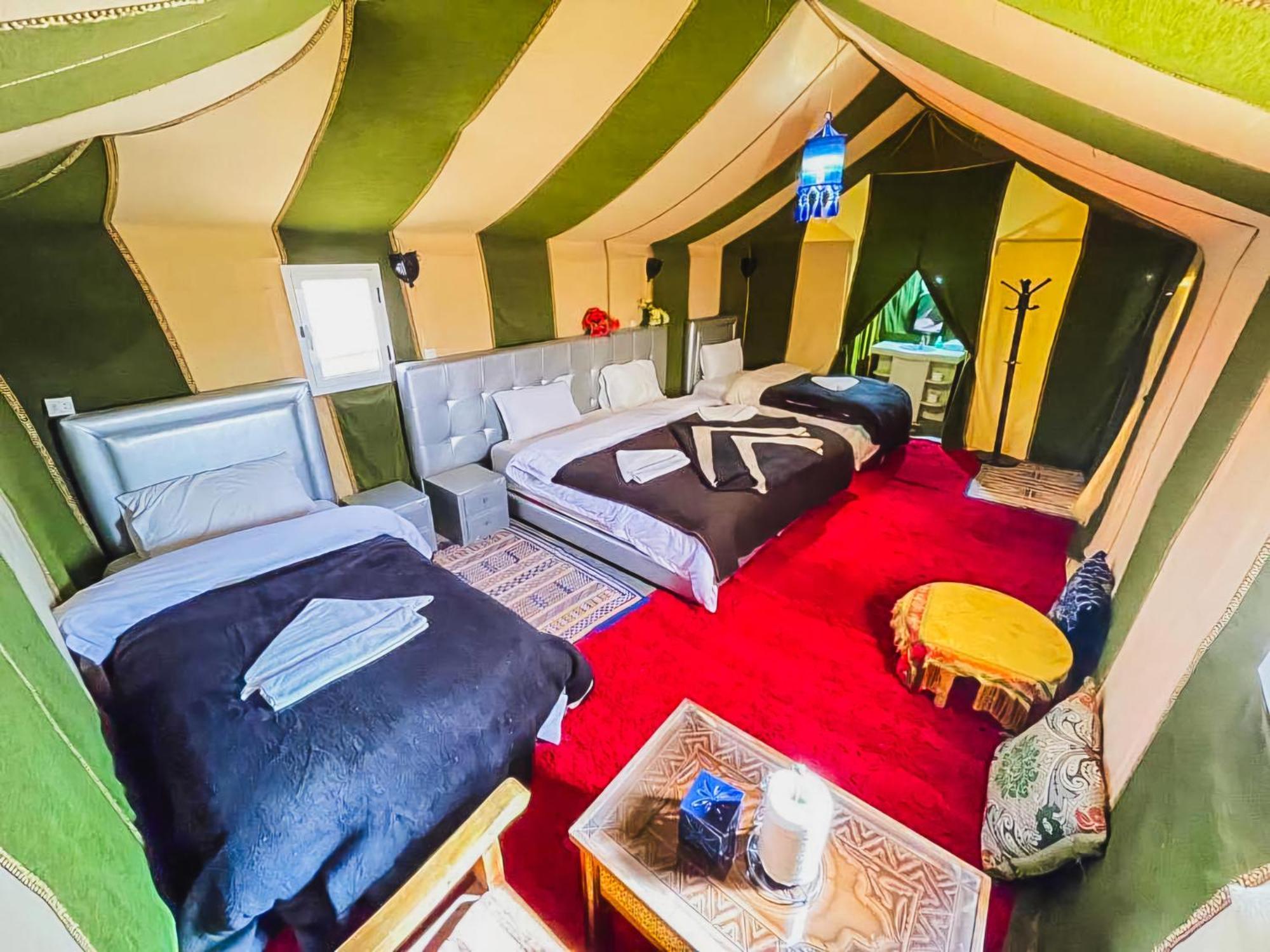 Отель Sahara Deluxe Camp Мерзуга Экстерьер фото